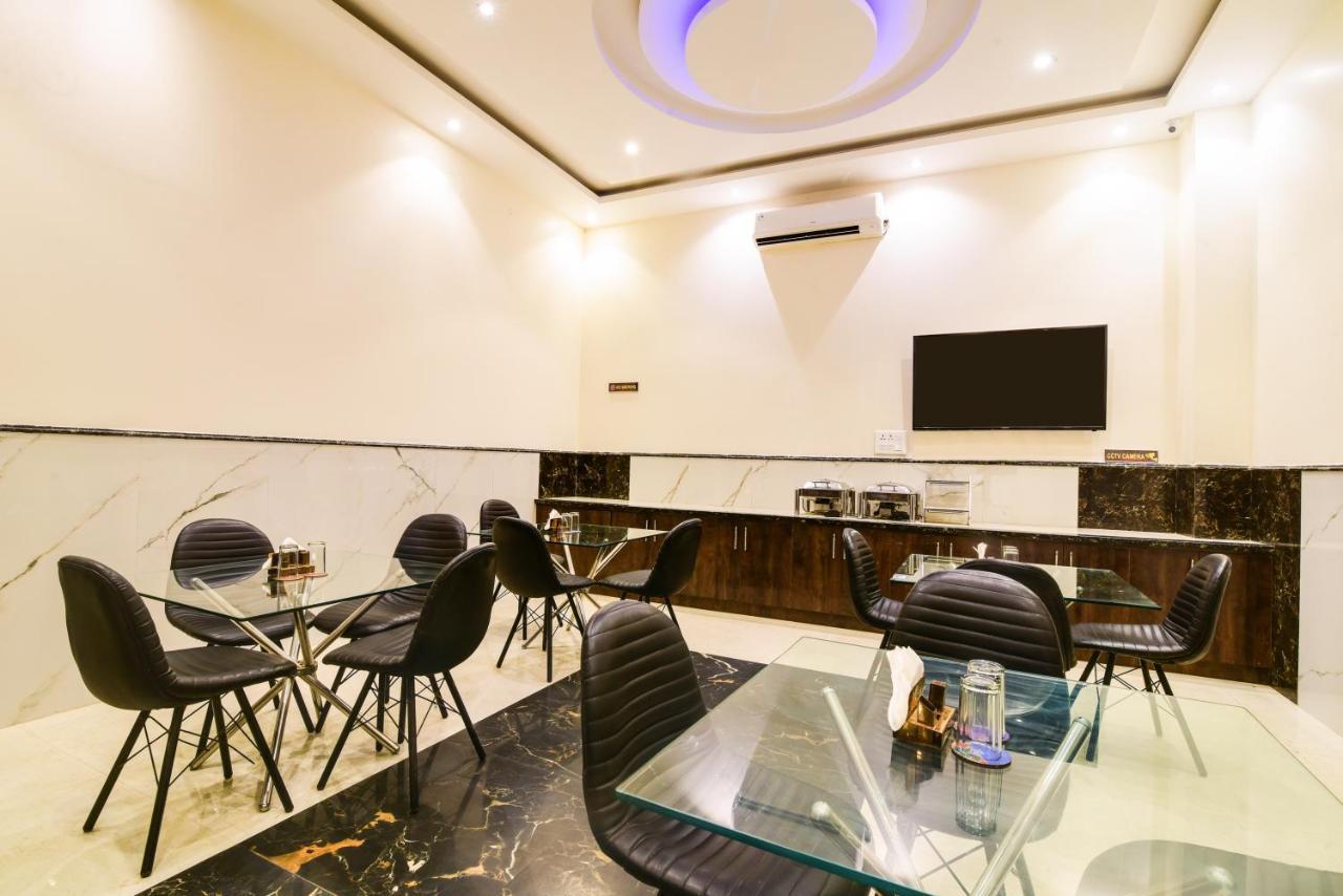 Olivia Hotels At Delhi Airport Нью-Дели Экстерьер фото