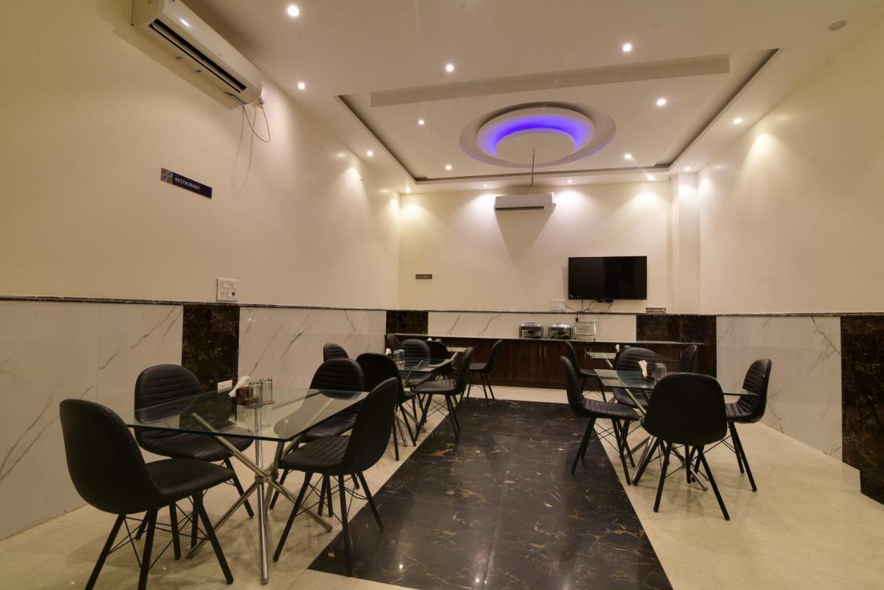 Olivia Hotels At Delhi Airport Нью-Дели Экстерьер фото